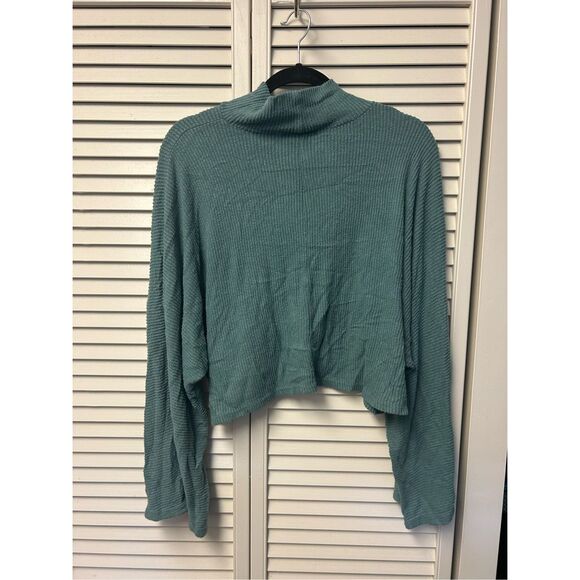 Blue Blush Teal Cropped Ribbed Turtleneck Sweater, Size Large - Picture 7 of 8